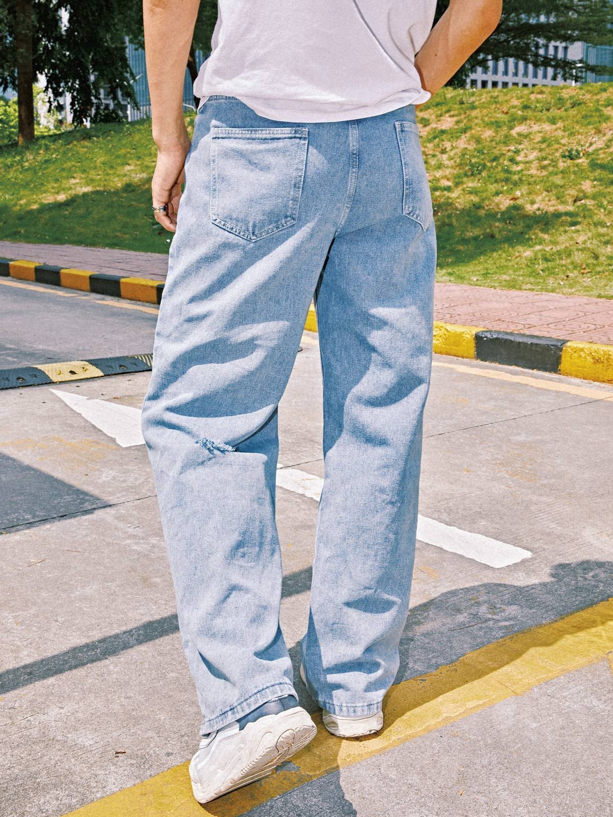 Men's Light Washed Ripped Jeans-3