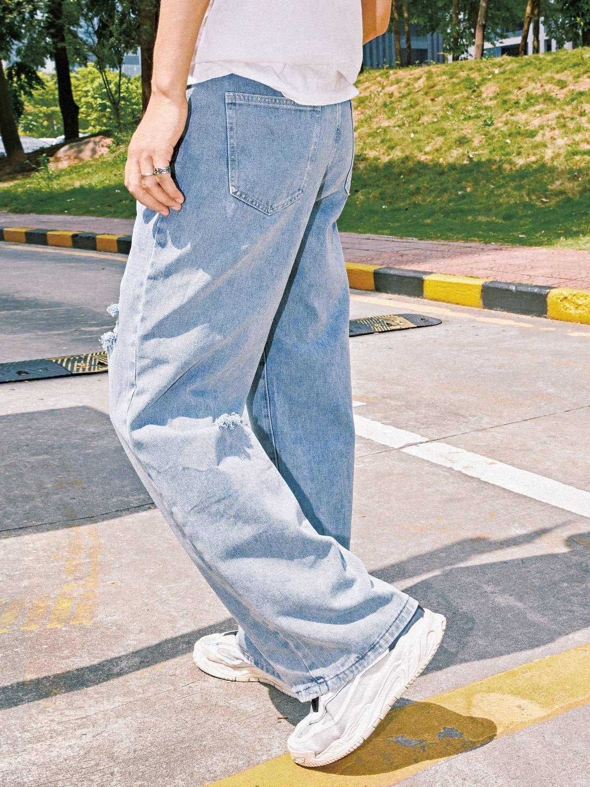 Men's Light Washed Ripped Jeans-2